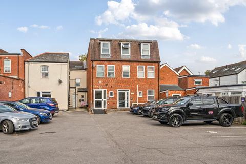1 bedroom flat for sale, Reading Road South, Fleet, Hampshire, GU52