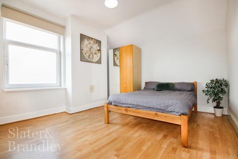 5 bedroom terraced house to rent, Foxhall Road, Nottingham, NG7 6LJ