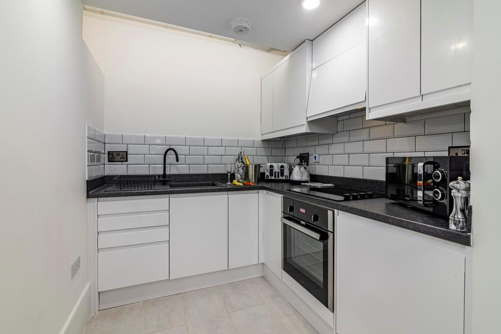 Apartment in Rushcliffe, Nottinghamshire - View 3
