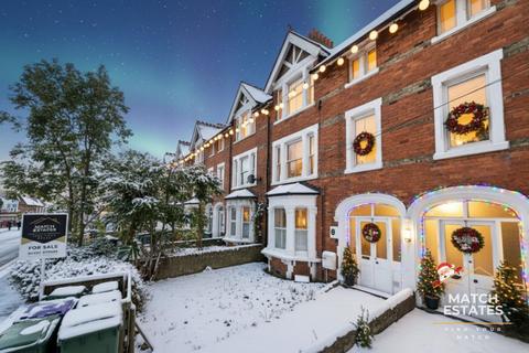 undefined, Wear Bay Crescent, Folkestone CT19