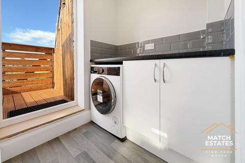 2 bedroom flat for sale, Wear Bay Crescent, Folkestone CT19
