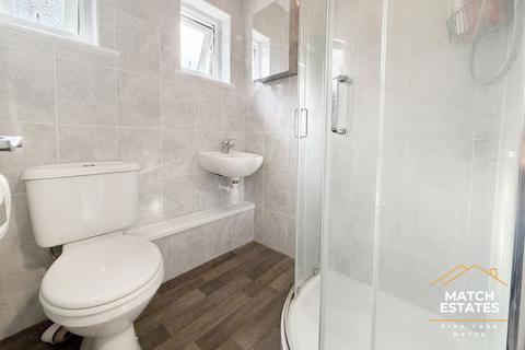 2 bedroom flat for sale, Wear Bay Crescent, Folkestone CT19