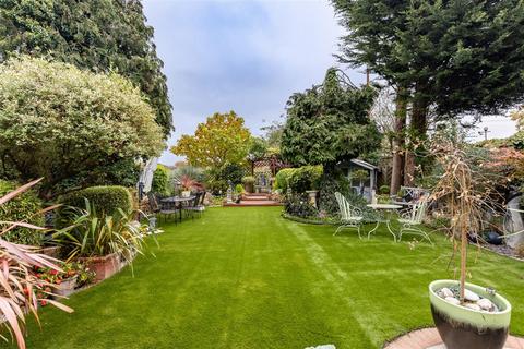 3 bedroom detached house for sale, Epping Road, Epping Green