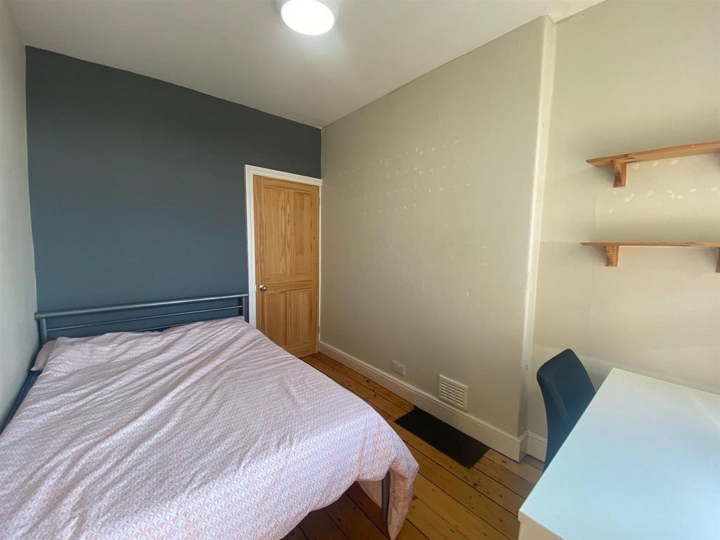 Bedroom 1.jpeg