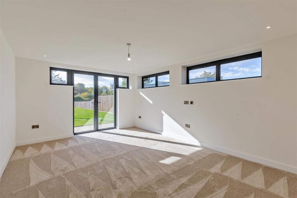8666547-interior13.jpg