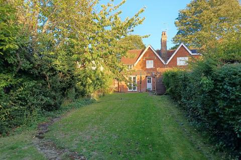 undefined, 2 Beaulieu Cottages