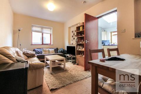 3 bedroom detached house to rent, Highfield Road, Nottingham NG7