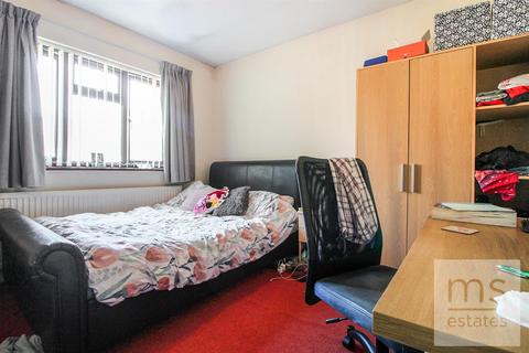 3 bedroom detached house to rent, Highfield Road, Nottingham NG7