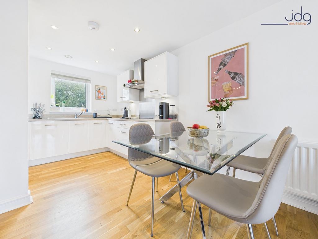 Open Plan Dining & Kitchen