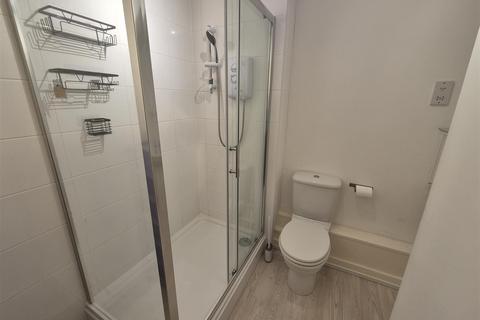 2 bedroom apartment to rent, New Walk Central Apartments, 79 Princess Road East
