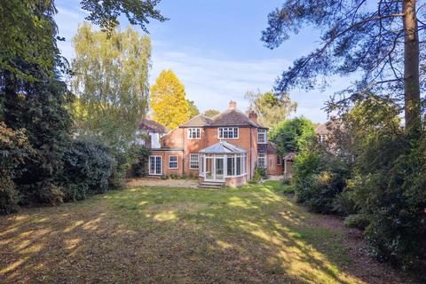 4 bedroom detached house for sale, Woodlands Close, Ascot
