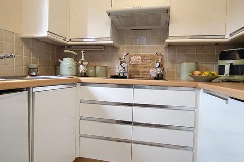 1 bedroom flat for sale, Tebbit Close, Bracknell, RG12
