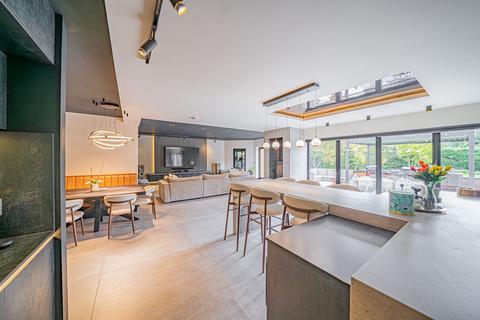 5 bedroom detached house for sale, Rodborough Road, Dorridge, B93