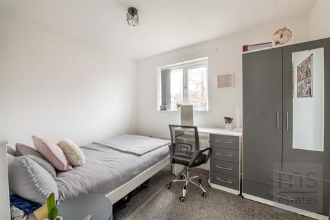 4 bedroom terraced house to rent, Kittiwake Mews, Nottingham NG7