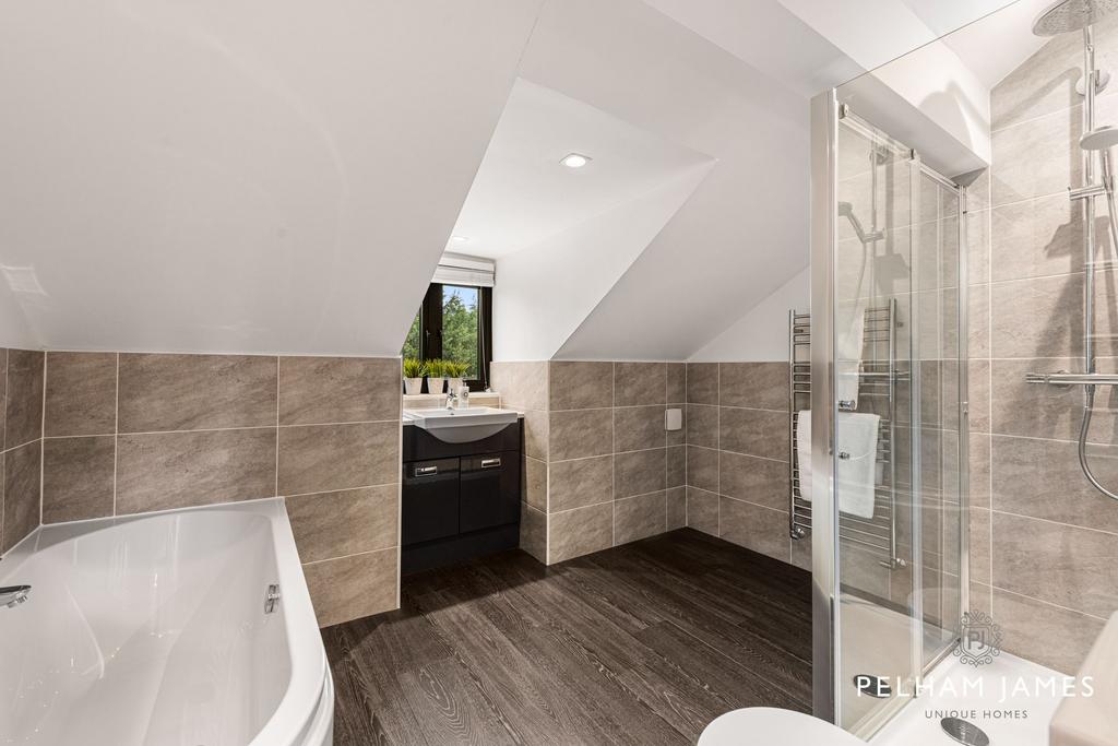 Bathroom, Greytrex House, Stamford