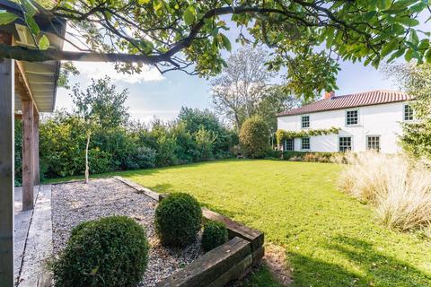 4 bedroom detached house for sale, Low Road, North Tuddenham