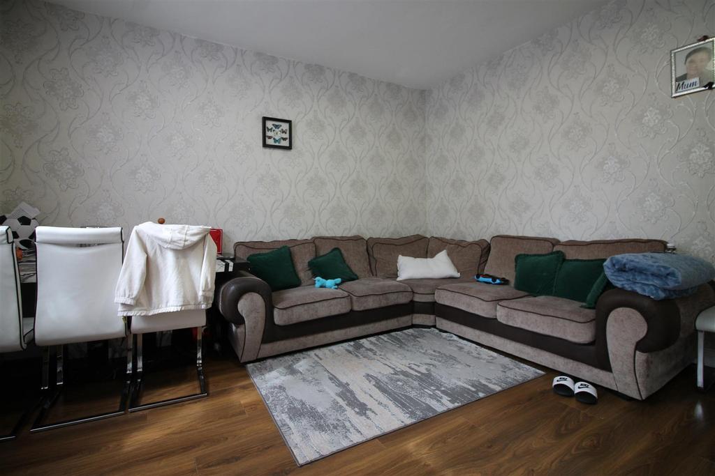 Living room 2.JPG
