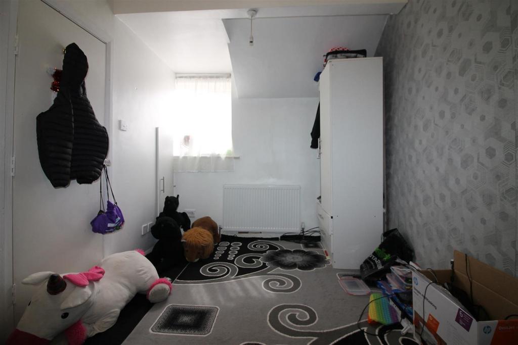 Bedroom 4.JPG