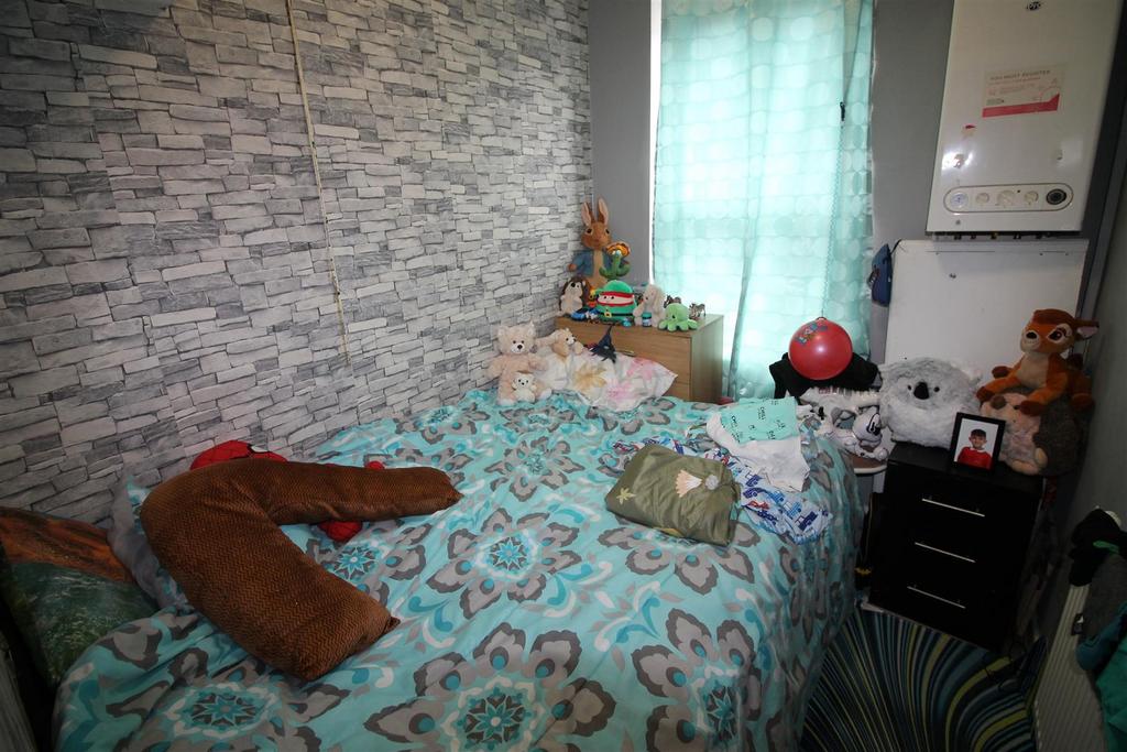 Bedroom 1.JPG