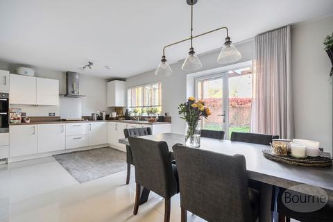 4 bedroom detached house for sale, Forester Walk, Bordon, Hampshire, GU35