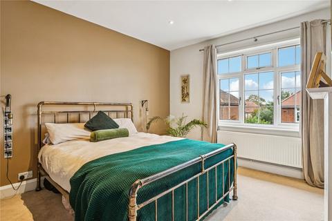 21 Godley Road, London, SW18 3HB