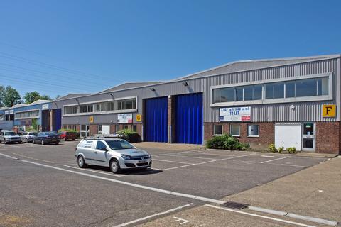 Warehouse to rent, Eskdale Rd Uxbridge UB8 2RT