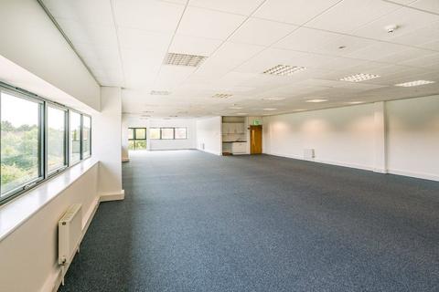 Warehouse to rent, Kendal Av London W3 0AF