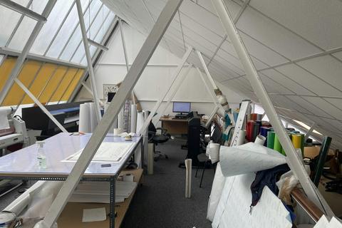 Industrial unit to rent, 17 Cumberland Ave London NW10 7RT