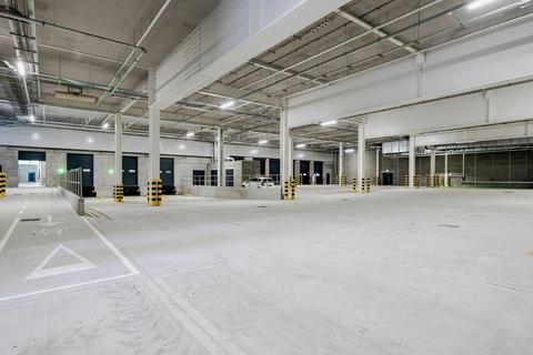Warehouse to rent, 25-30 Mandela Way London SE1 5SZ