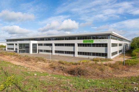Warehouse to rent, Willow Dr Nottingham NG15 0ED