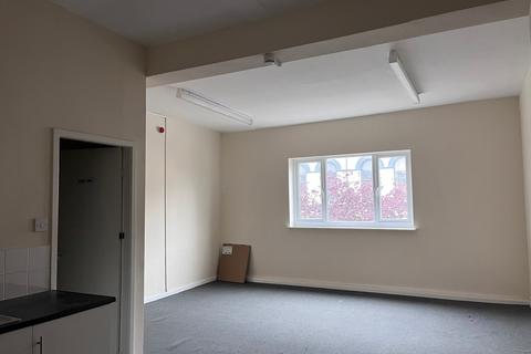 Retail property (high street) to rent, 19 Newport Rd Middlesbrough TS1 1LE