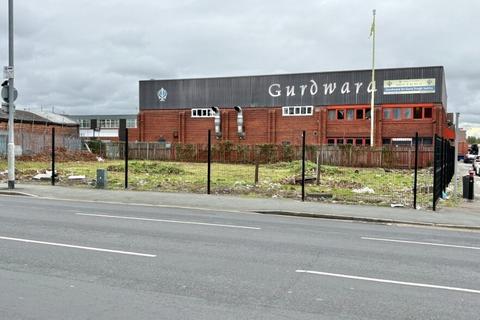 Land to rent, 154-158 Cheetham Hill Rd Manchester M8 8LQ