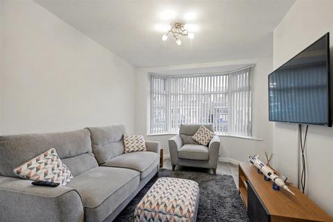 3 bedroom semi-detached house for sale, Beech Avenue, Beeston Rylands