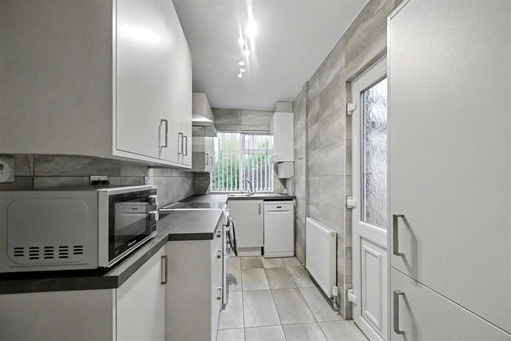 Kitchen 1.jpeg