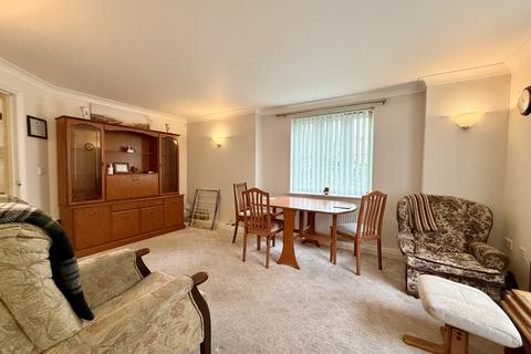 2 bedroom flat for sale, Shrewsbury Road, Yeovil BA21