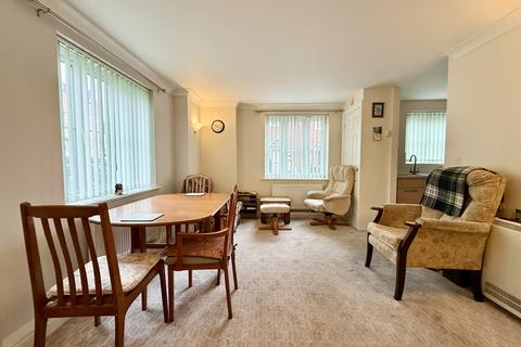 2 bedroom flat for sale, Shrewsbury Road, Yeovil BA21