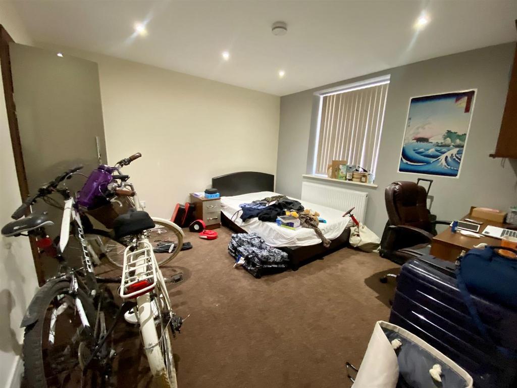 Bedroom 1.jpeg