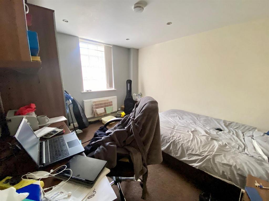 Bedroom 4.jpeg