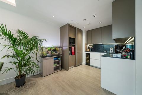 2 bedroom apartment for sale, Bollinder Place, Carrara Tower, EC1V