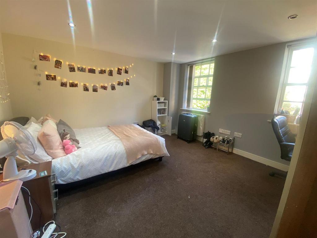 Bedroom 2 (3).jpeg