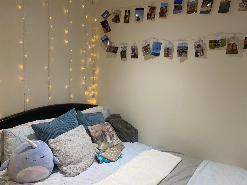 Bedroom 4.jpeg