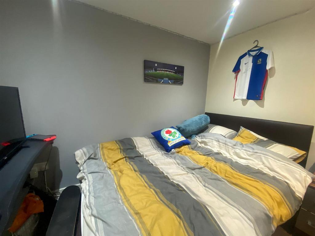 Bedroom 6.jpeg