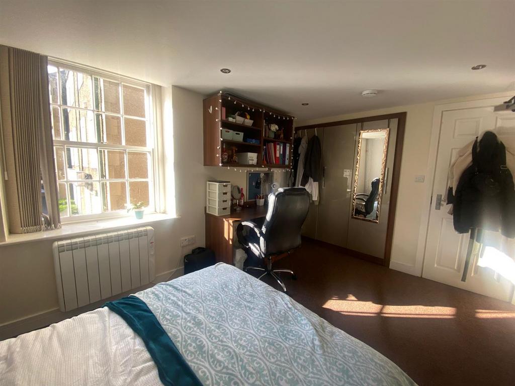 Bedroom 1.jpeg