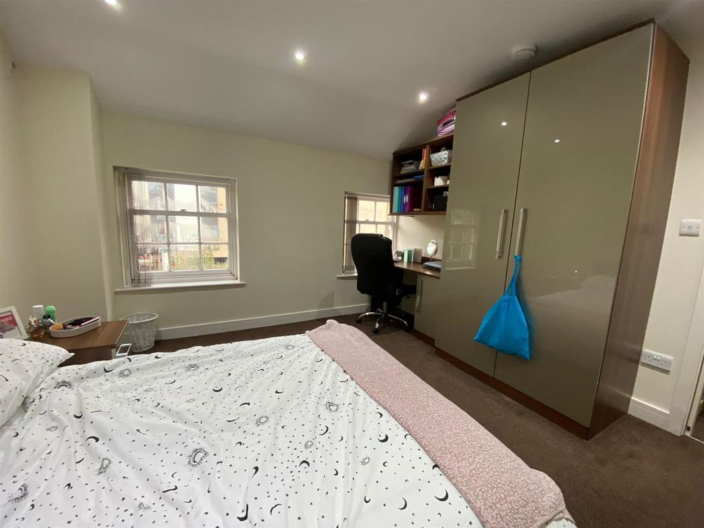 Bedroom 1 (1).jpeg