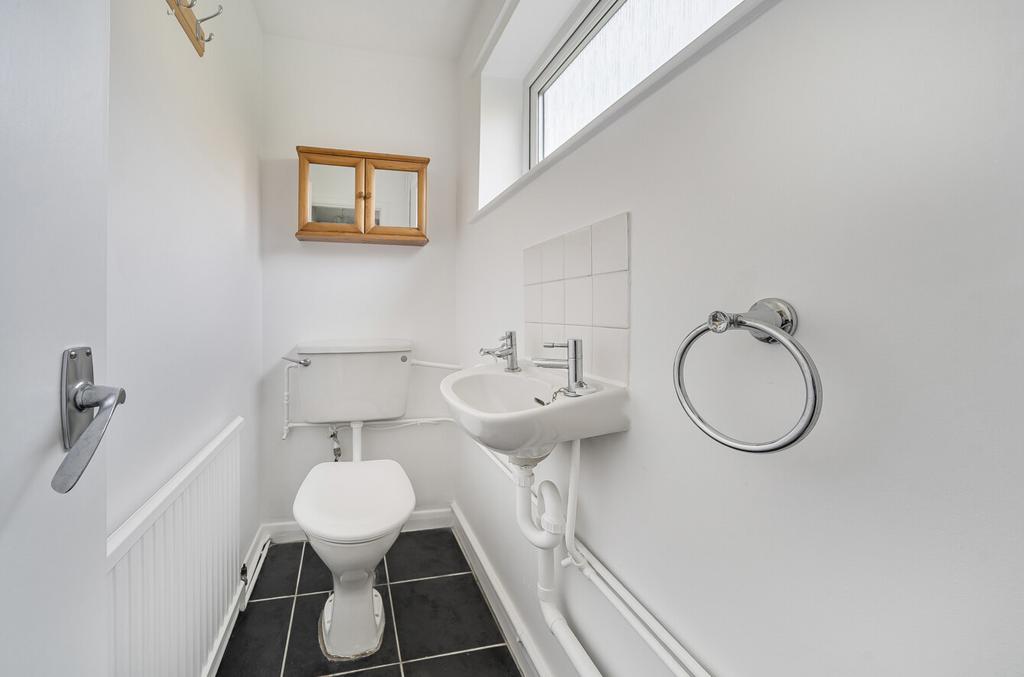 1364958-7-68e7cdf...