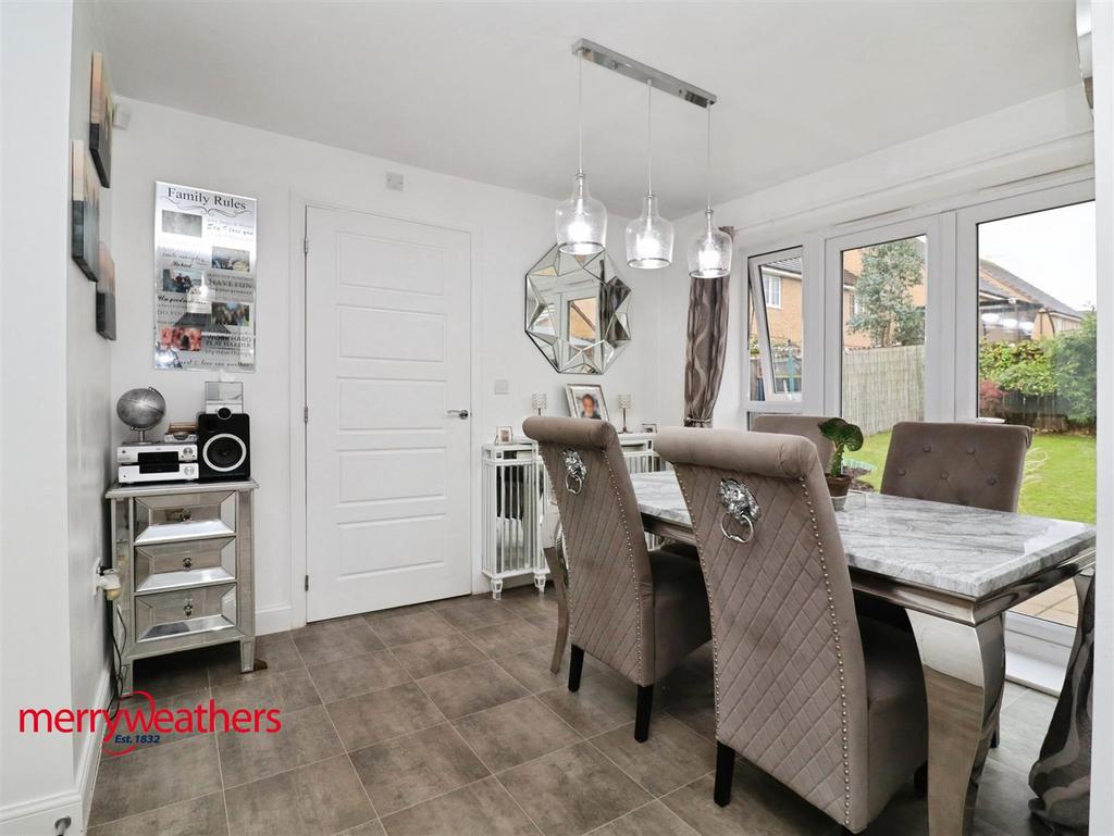 Dining kitchen