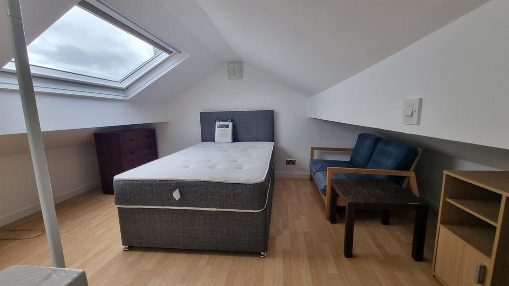 Bedroom 4.jpeg