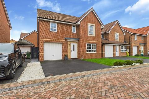 4 bedroom detached house for sale, Airedale Drive, Brough