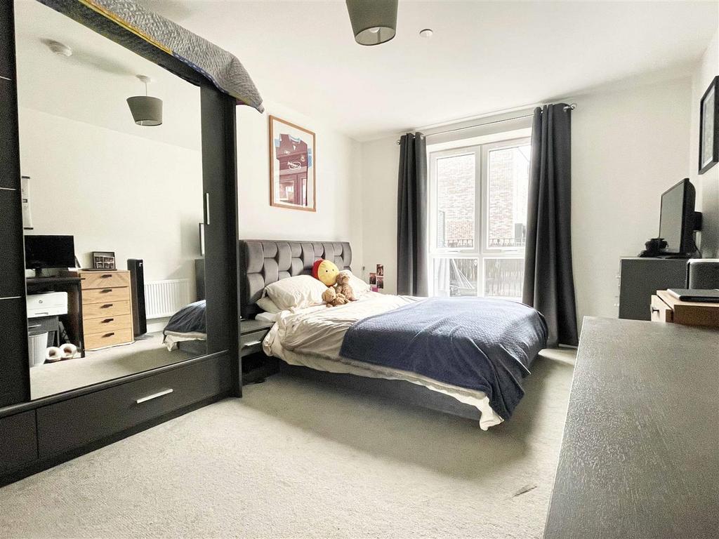 Bed1b.jpg