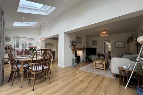 undefined, New Street, Tiddington CV37
